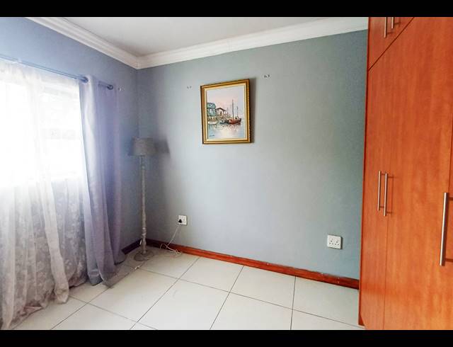 7 BEDROOM FREESTANDING FOR SALE IN KLEINMOND CENTRAL
